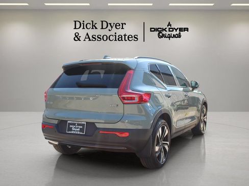 Used 2025 Volvo XC40 B5 Ultra w/ Protection Package Premier AWD/4WD image 11