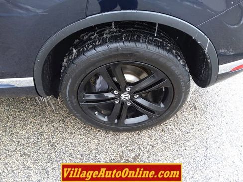 Used 2017 Volkswagen Touareg Wolfsburg Edition image 10