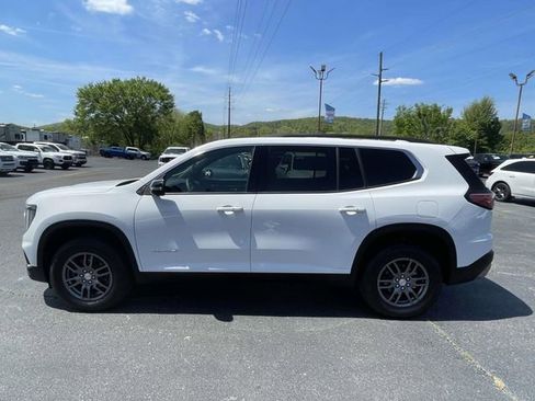 Certified 2025 GMC Acadia Elevation FWD image 2