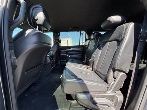 Used 2022 Jeep Wagoneer Series I w/ Convenience Group I AWD/4WD image 18