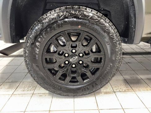 Used 2023 Chevrolet Colorado Trail Boss w/ Advanced Trailering Package image 11