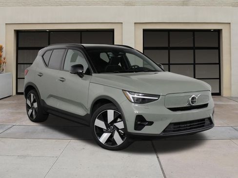 Used 2023 Volvo XC40 Recharge Ultimate image 32