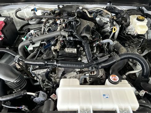 Used 2025 Toyota Tacoma SR image 29