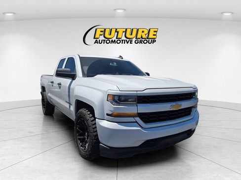 Used 2018 Chevrolet Silverado 1500 Custom w/ Custom Value Package AWD/4WD image 1