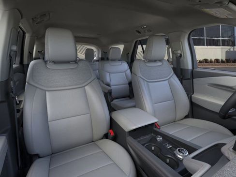 New 2026 Ford Explorer Active w/ Active Comfort Package image 10