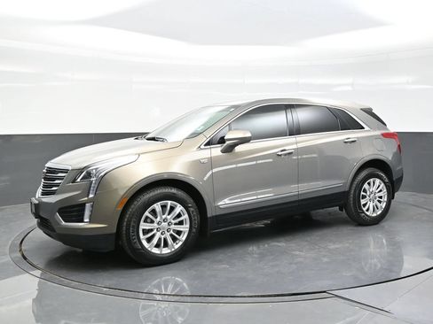 Used 2019 Cadillac XT5 AWD image 3