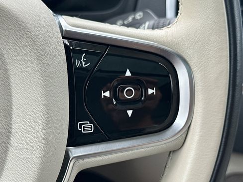 Certified 2023 Volvo XC90 T8 Plus AWD/4WD image 30