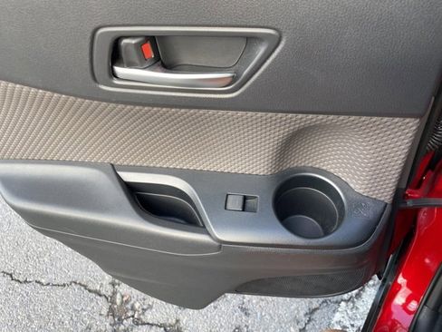 Used 2022 Toyota C-HR Limited image 28