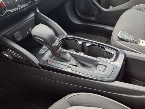 Used 2025 Chevrolet TrailBlazer LT AWD/4WD image 12