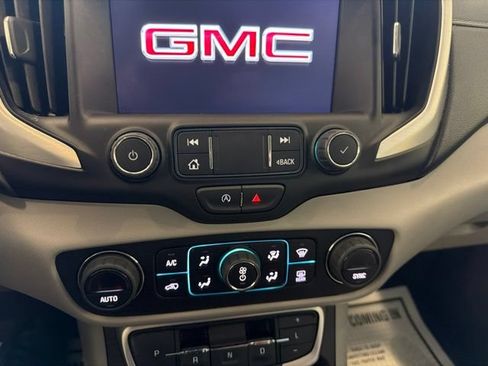 Used 2024 GMC Terrain SLT AWD/4WD image 26
