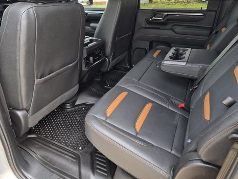 Used 2025 GMC Sierra 2500 AT4 w/ Technology Package AWD/4WD image 16