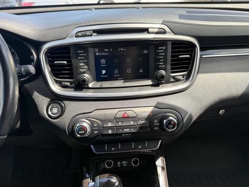Used 2018 Kia Sorento EX w/ EX Advanced Touring Package image 17