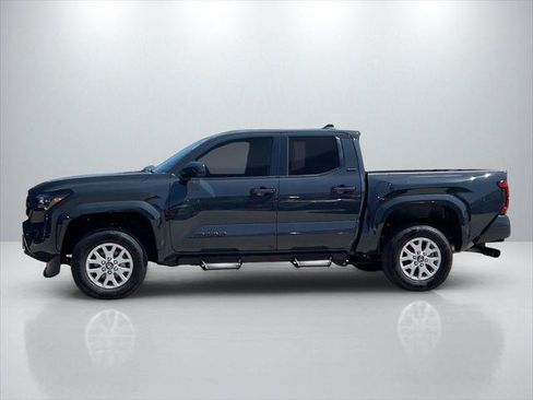 Certified 2025 Toyota Tacoma SR5 AWD/4WD image 8