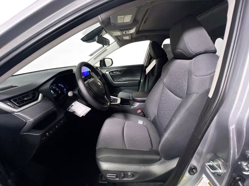 Used 2025 Toyota RAV4 XLE w/ Convenience Package AWD/4WD image 14