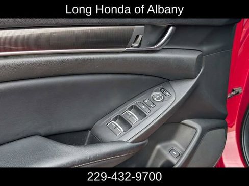 Used 2018 Honda Accord Sport image 11
