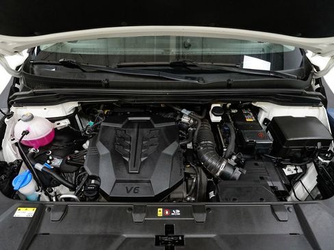 Certified 2024 Kia Carnival LX image 3