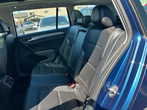 Used 2018 Volkswagen Golf Alltrack SE image 11