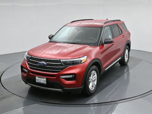 Certified 2023 Ford Explorer XLT w/ Equipment Group 202A image 39