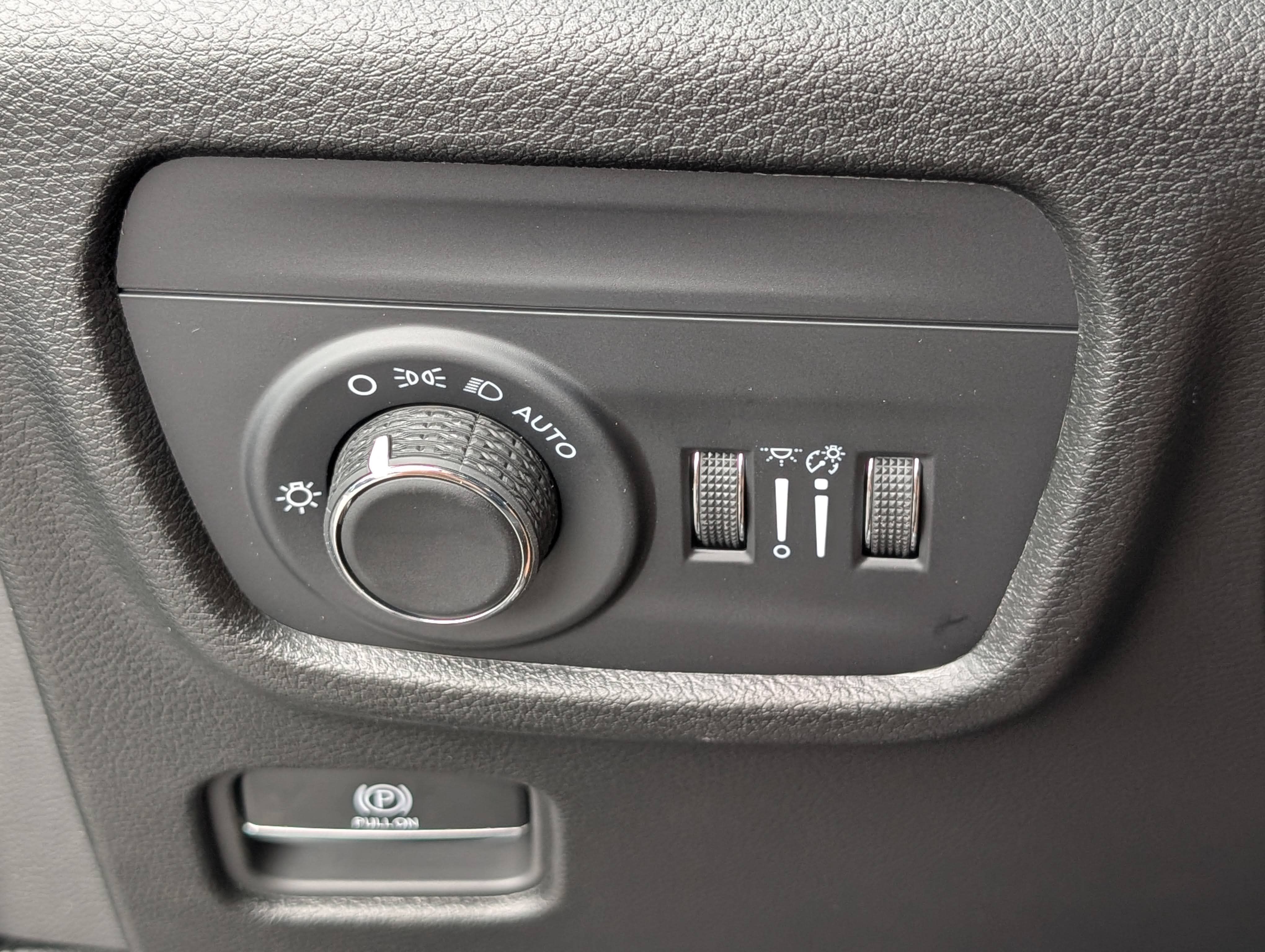 New 2025 Jeep Grand Cherokee Laredo w/ Luxury Tech Group I AWD/4WD image 21