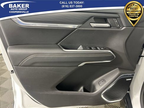 Used 2025 GMC Acadia Elevation image 22