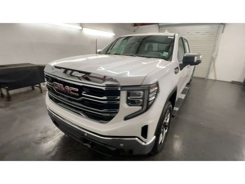 Used 2024 GMC Sierra 1500 SLT w/ SLT Premium Plus Package image 4
