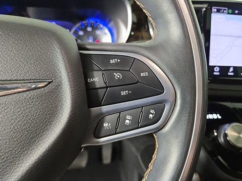 Used 2021 Chrysler Pacifica Pinnacle AWD/4WD image 24