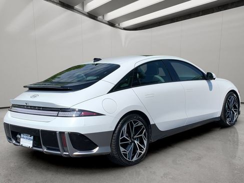 Used 2023 Hyundai Ioniq 6 Limited RWD image 5