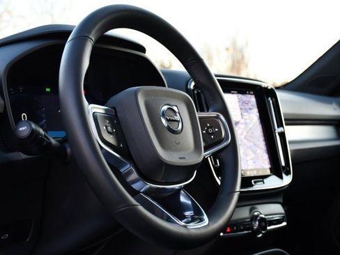 Certified 2025 Volvo XC40 B5 Plus image 12