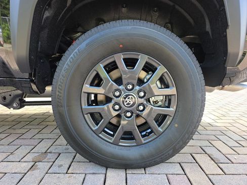 New 2026 Toyota 4Runner SR5 AWD/4WD image 20