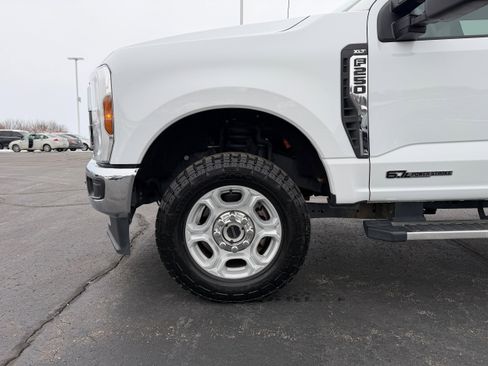 Certified 2025 Ford F250 XLT image 30