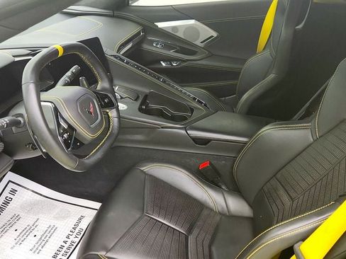 Used 2021 Chevrolet Corvette Stingray Premium Conv w/ Z51 Performance Package RWD image 19