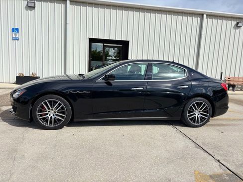 Used 2018 Maserati Ghibli image 2