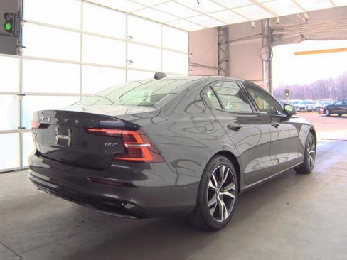 Used 2023 Volvo S60 B5 Plus image 2