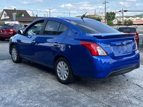 Used 2016 Nissan Versa SV FWD image 4