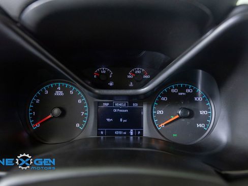 Used 2022 Chevrolet Colorado LT AWD/4WD image 16