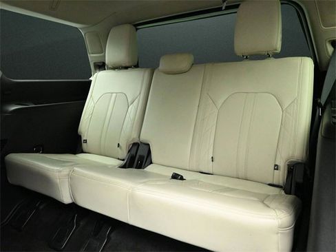 Used 2020 Ford Expedition Platinum image 16