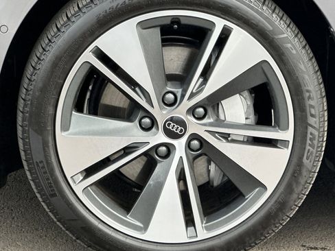 Used 2025 Audi A6 e-tron Premium Plus w/ Premium Plus image 32