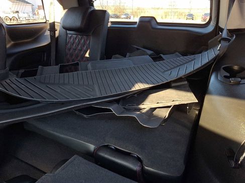 Used 2019 Chevrolet Tahoe LT w/ RST Edition image 12