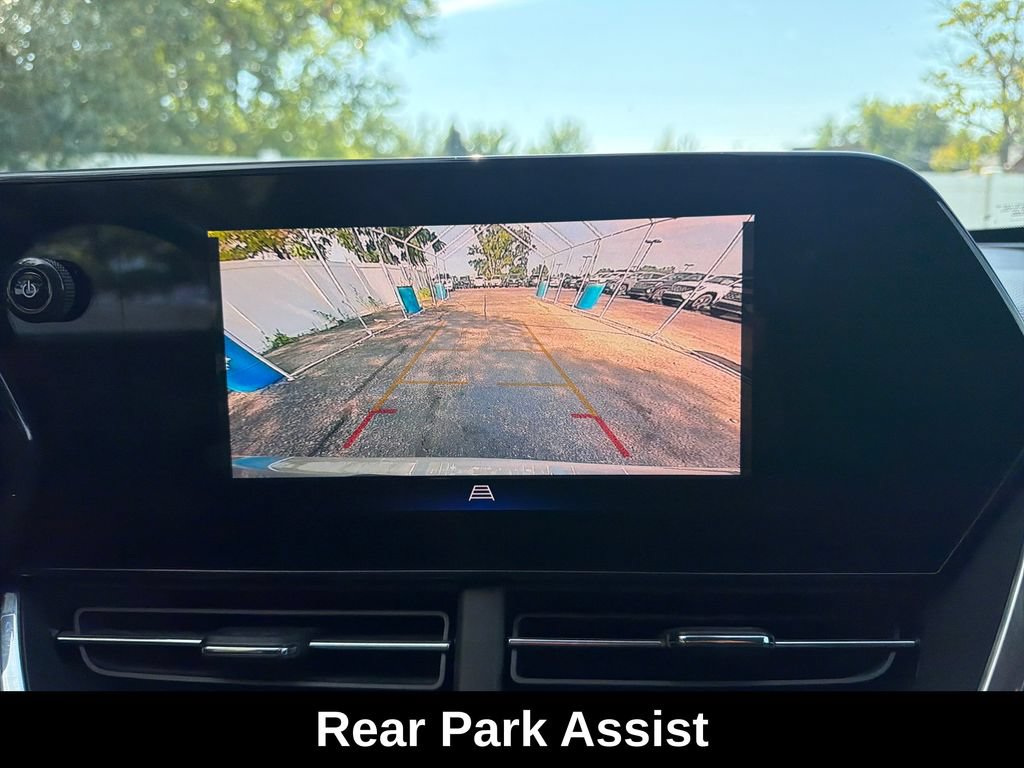 Used 2024 Chevrolet Trax LT w/ Sunroof Package FWD image 22