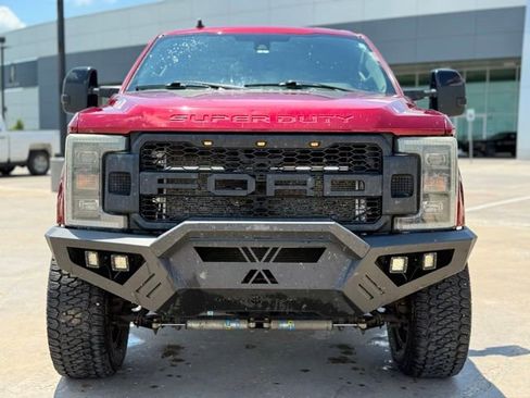 Used 2019 Ford F250 Lariat w/ Lariat Ultimate Package AWD/4WD image 3