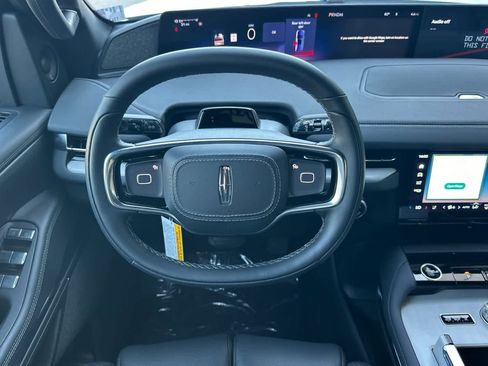 New 2026 Lincoln Navigator Reserve AWD/4WD image 15