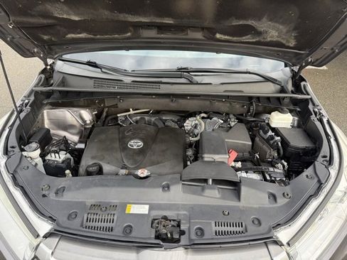 Used 2019 Toyota Highlander Plus image 35