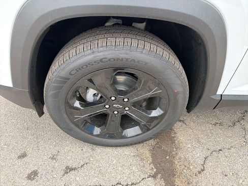 New 2026 Chevrolet Equinox LT AWD/4WD image 9