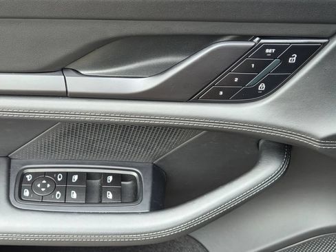 Certified 2025 Porsche Taycan 4S AWD/4WD image 7