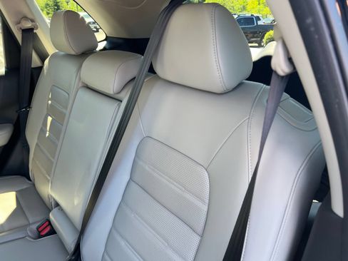 Used 2024 Honda CR-V EX-L image 9