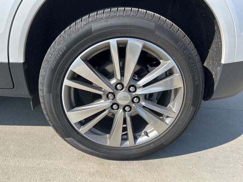 Used 2020 Cadillac XT5 Premium Luxury image 13