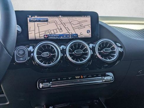 Used 2025 Mercedes-Benz GLA 250 image 15