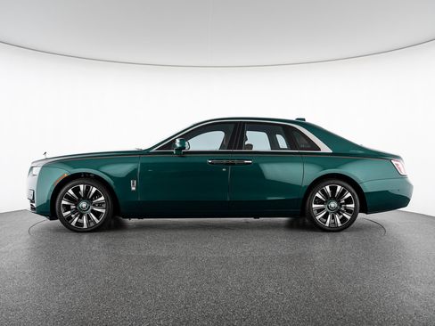 Certified 2025 Rolls-Royce Ghost AWD/4WD image 11
