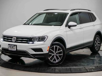 Used 2020 Volkswagen Tiguan SE w/ Panoramic Sunroof Package