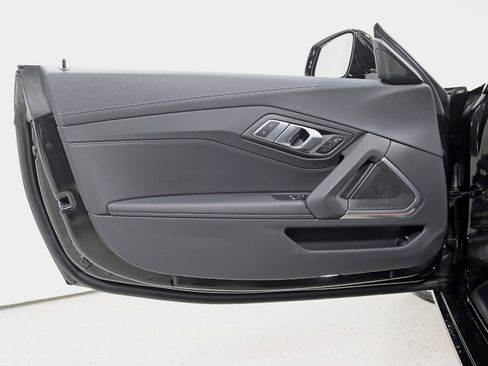 Used 2022 BMW Z4 sDrive30i w/ Convenience Package image 31